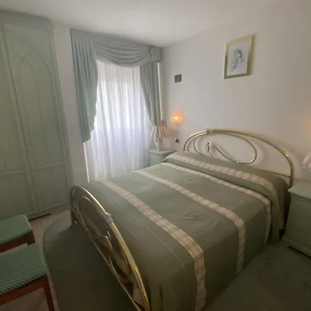 Beachside Comfort In A Great Location شقة *